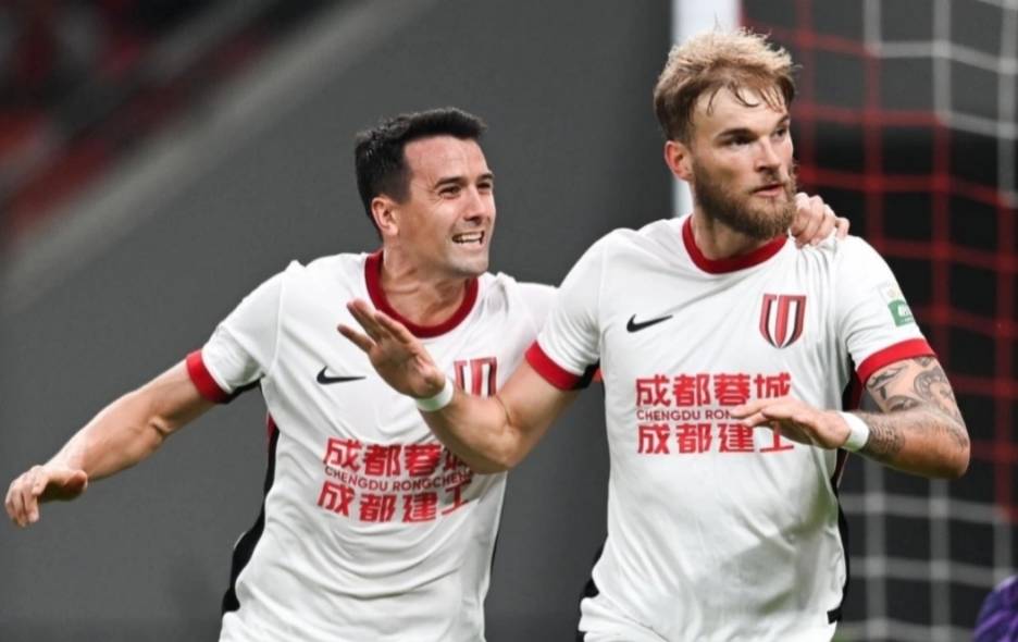 ayxsport-转会期突围战来临，成都蓉城围绕欧超杯更衣室发声，目标明确，年轻球员得到机会的简单介绍